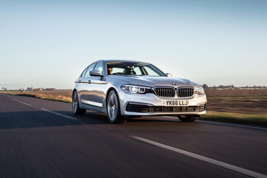  BMW 520d SE Sedan 2017 года  (UK) (фото 3 из 18)